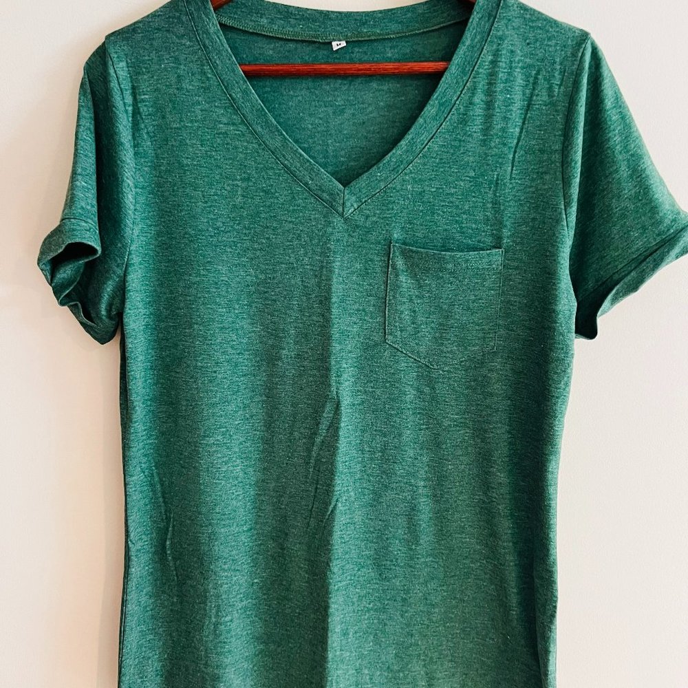 Heathered green v-neck t-shirt. Size M. Like new condition. Very soft.